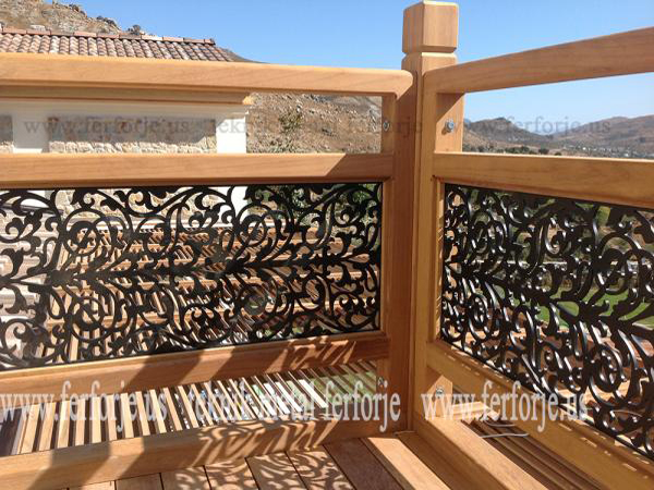 Ahşap Çerçeveli Lazer Kesim Balkon Korkuluğu