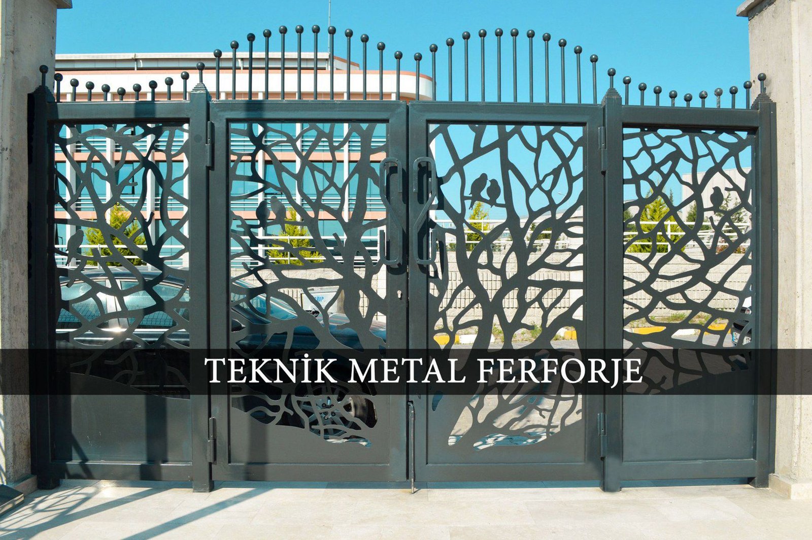 Ağaç Desenli Bahçe Kapısı
